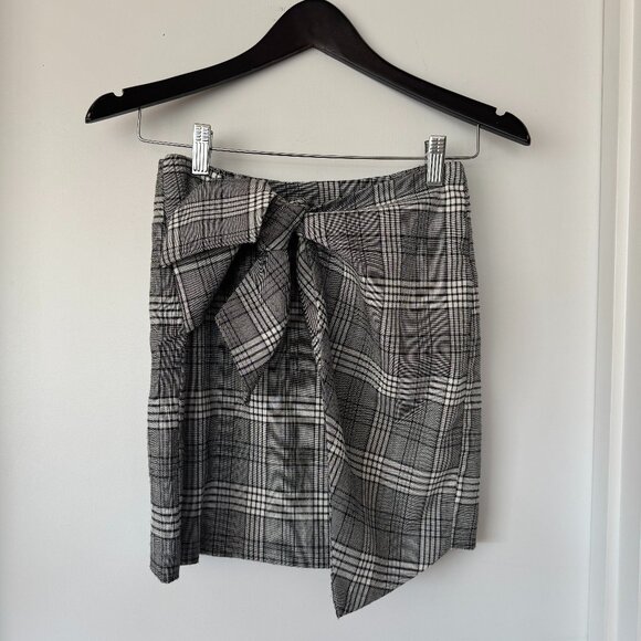 Lovers + Friends Gray Plaid Julie Faux Wrap Checkered Mini Skirt - Picture 2 of 6